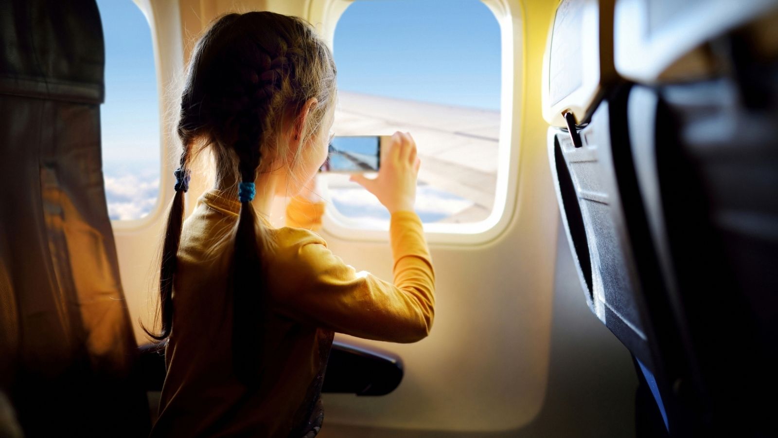 Are There Kid-friendly Airlines That Cater To Children Under 5?